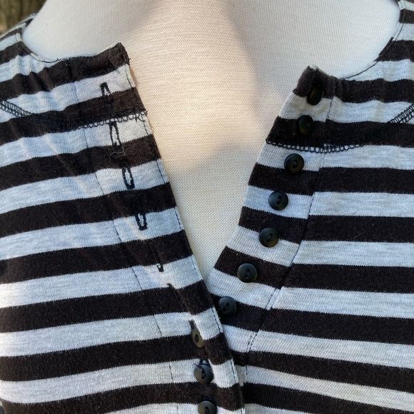 NEW ADDITIONS MATERNITY LARGE STRIPED TOP TUNIC - Picture 5 of 10